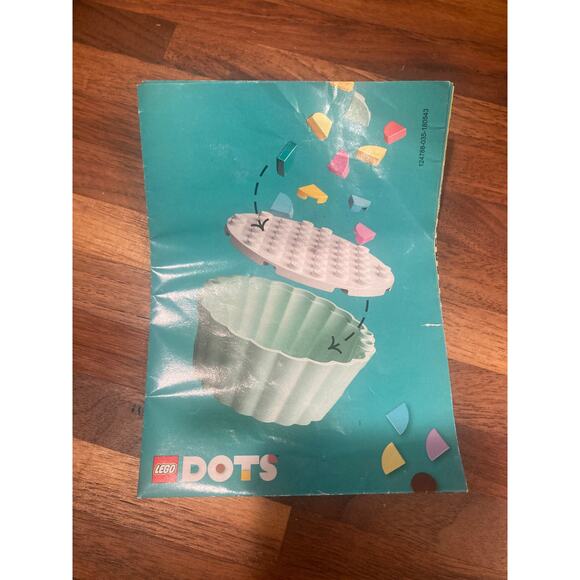 Lego DOTS Cupcake Set Baking-Inspired Crafting Indoor Fun Pre-owned - Picture 3 of 7